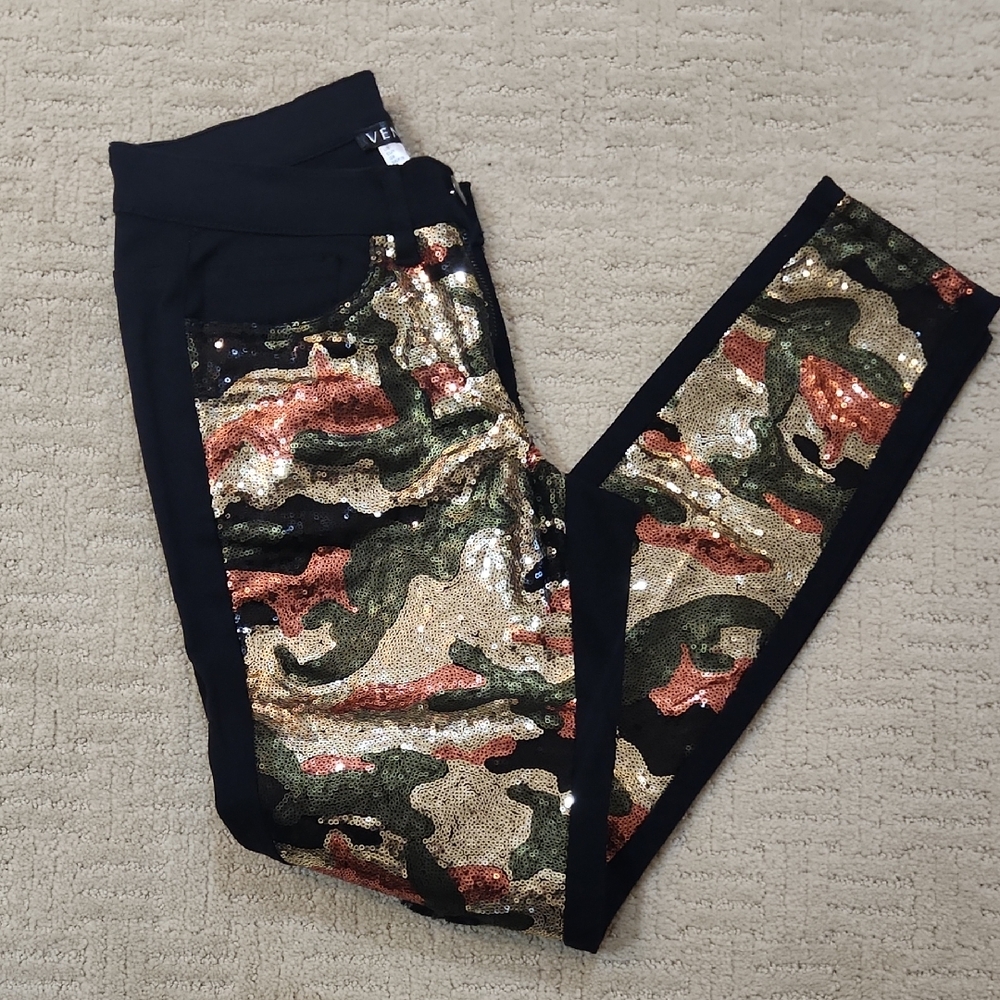 VENUS BRAND SIZE 4 Sequin Camouflage Jeana